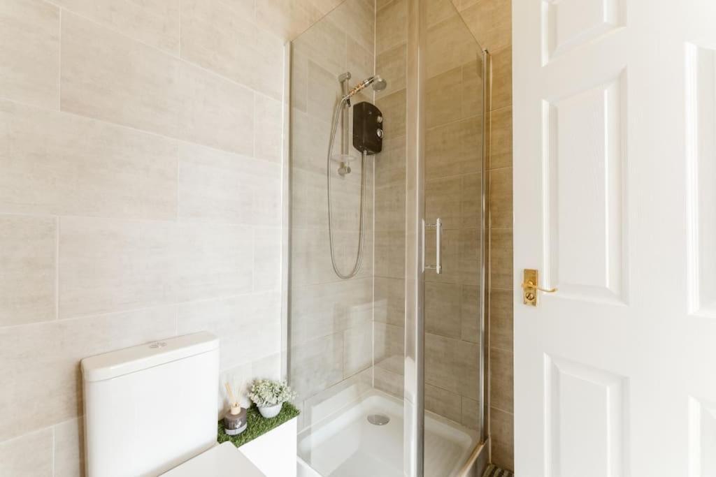 Spacious Ensuite Room Near Top Tourist Attractions London Exterior foto